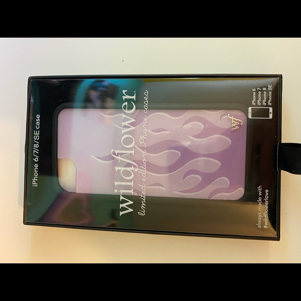 BRAND NEW iPhone 6/7/2020 SE Wildflower phone case